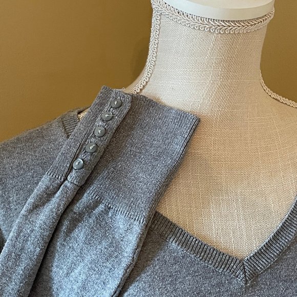 H&M Basic V-neck Sweater - Grey - Picture 3 of 4